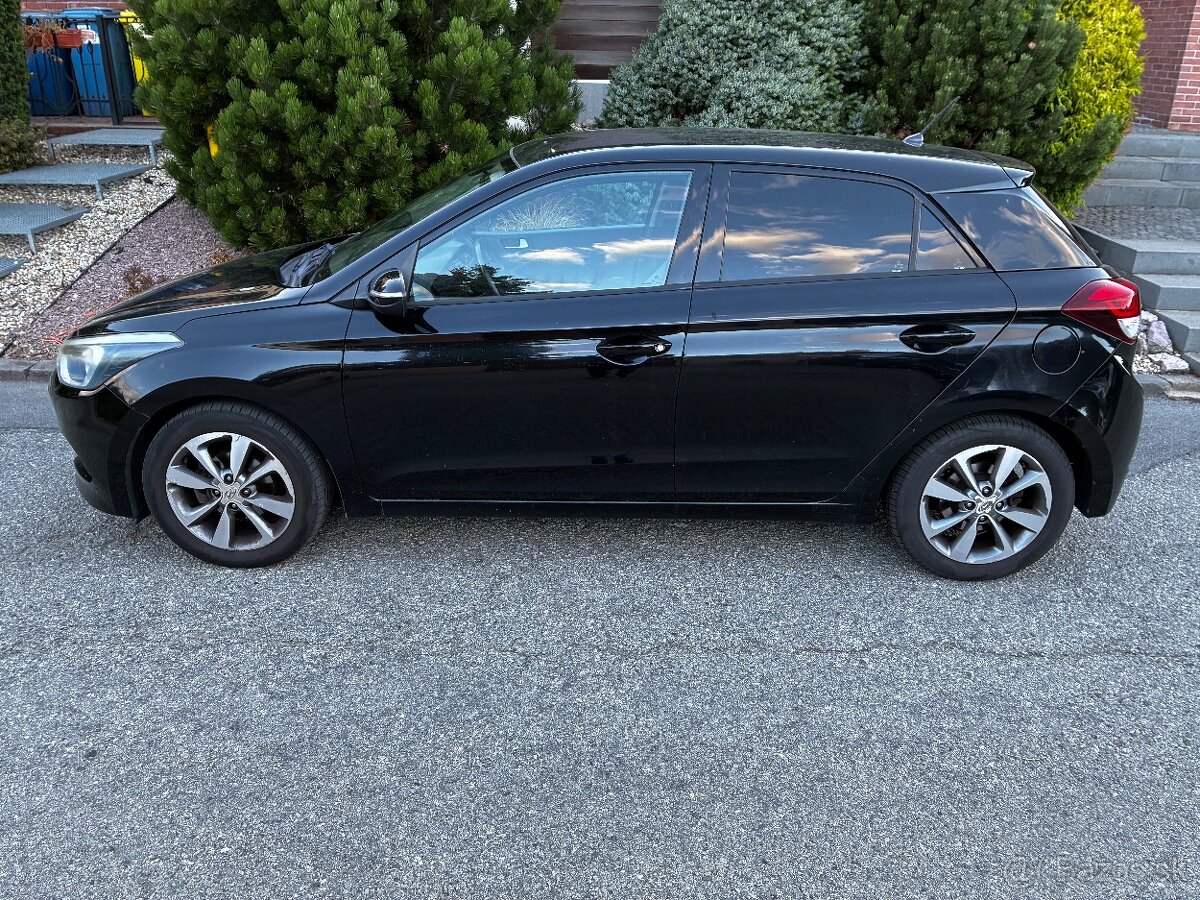 HYUNDAI i20 1.4 BENZÍN AUTOMAT - 3