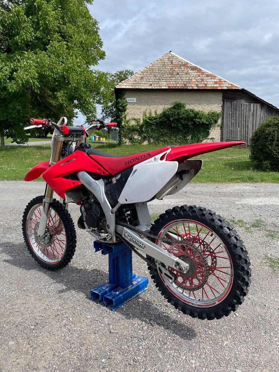Predám Hondu cr 125 2005