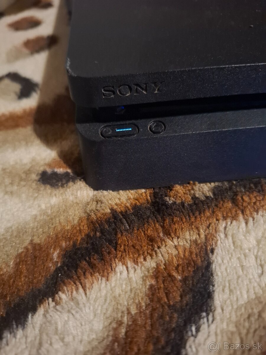 Ps4/uložisko/volant - 3