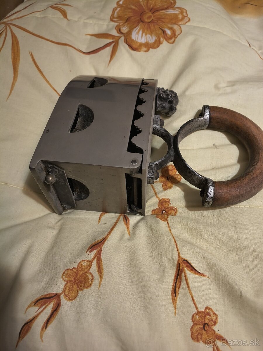 Starožitná žehlička - 3