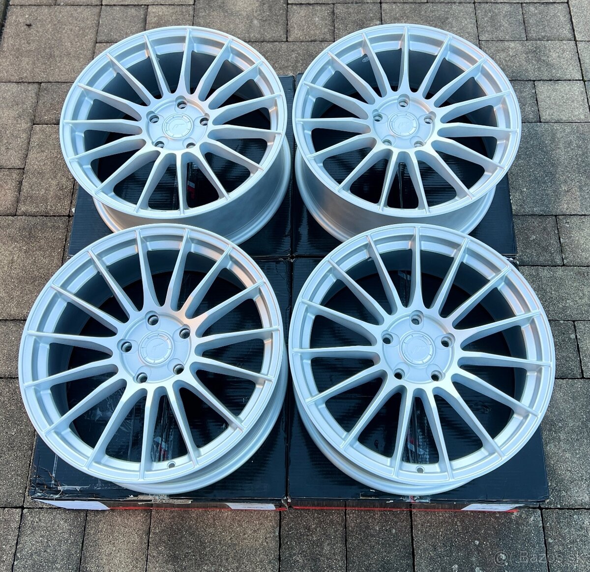 Disky R18 5x120 - 3