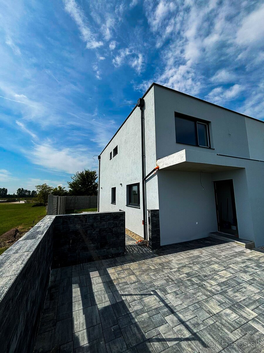 Hľadáme si suseda do dvojdomu v Báči - 3