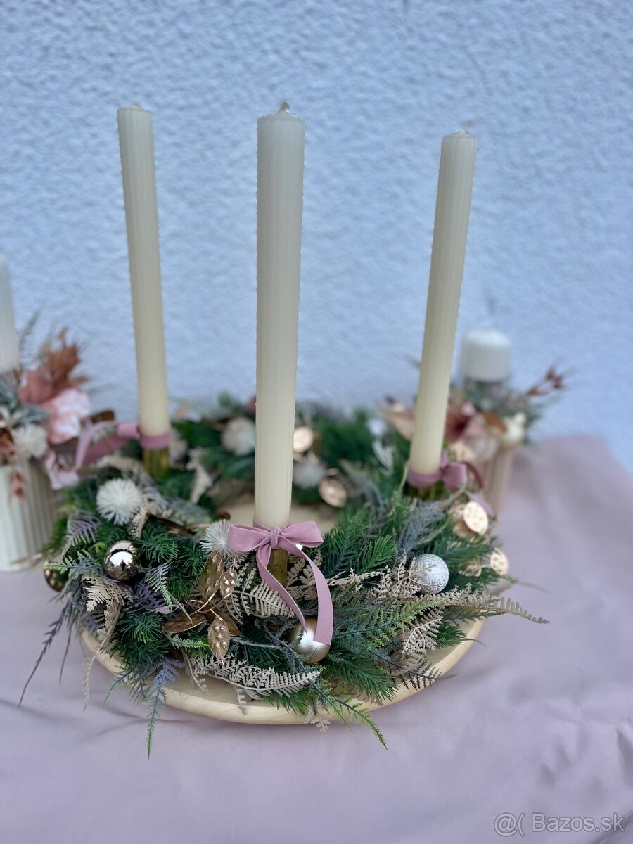Adventný veniec – jemné farby, kvalitný umelý materiál - 3