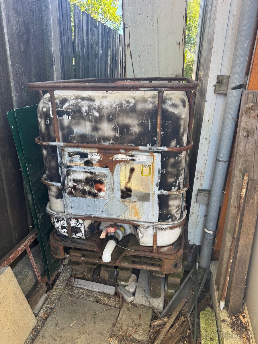 Predam plastovu IBC nadrz - 3