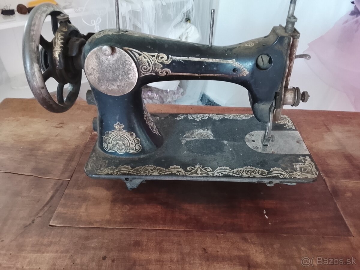 Dobový šijací stroj - 3