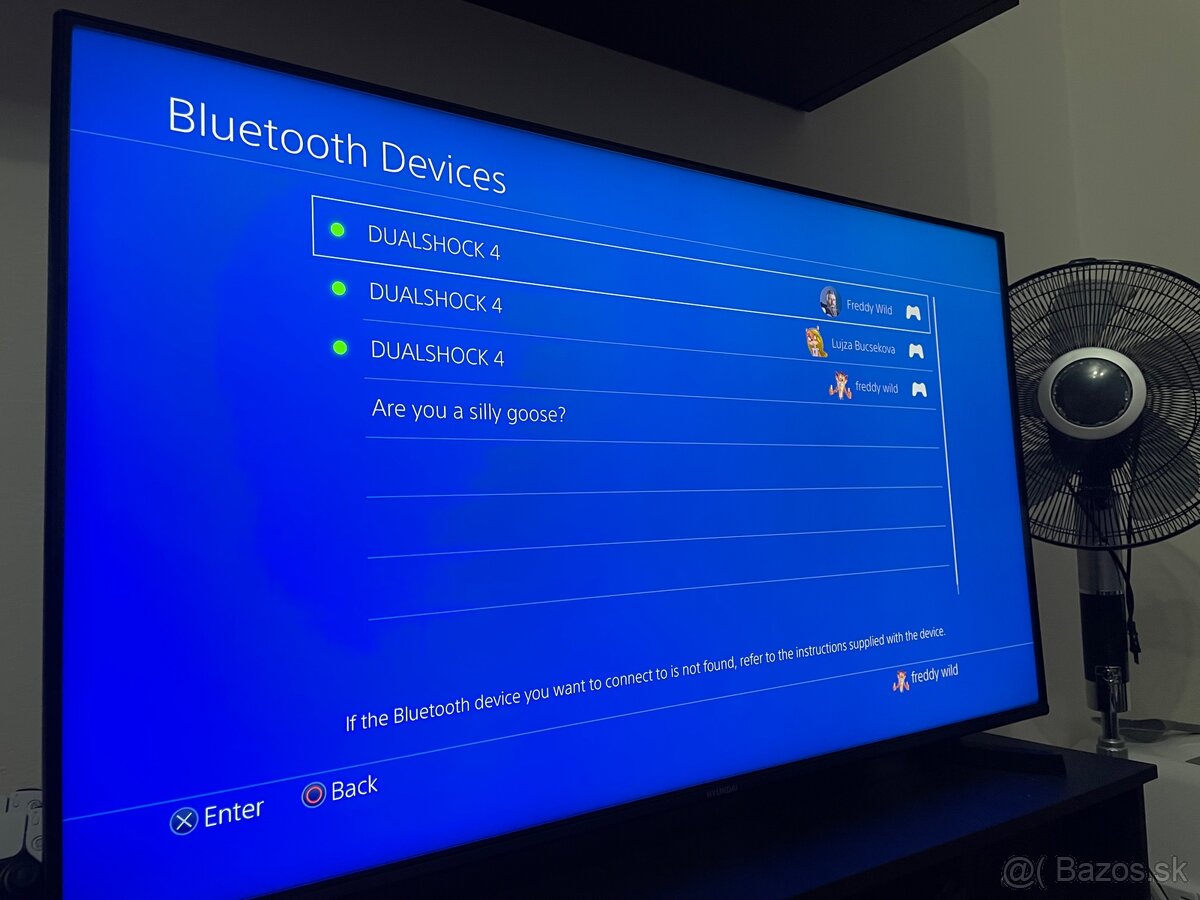 PS4 Pro 1TB + 3 DualShock ovládače + nabíjací stojan + Hry - 3