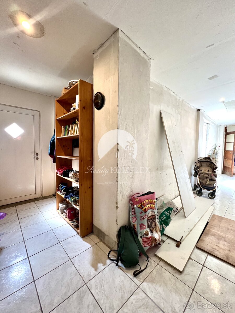 Reality KOMPLEX s.r.o. ponúka na PREDAJ priestranný 5-izbový - 3