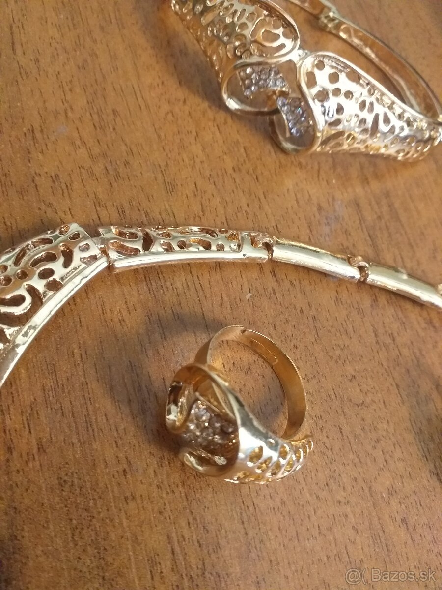 set zlatej nigérijskej bižutérie - 3