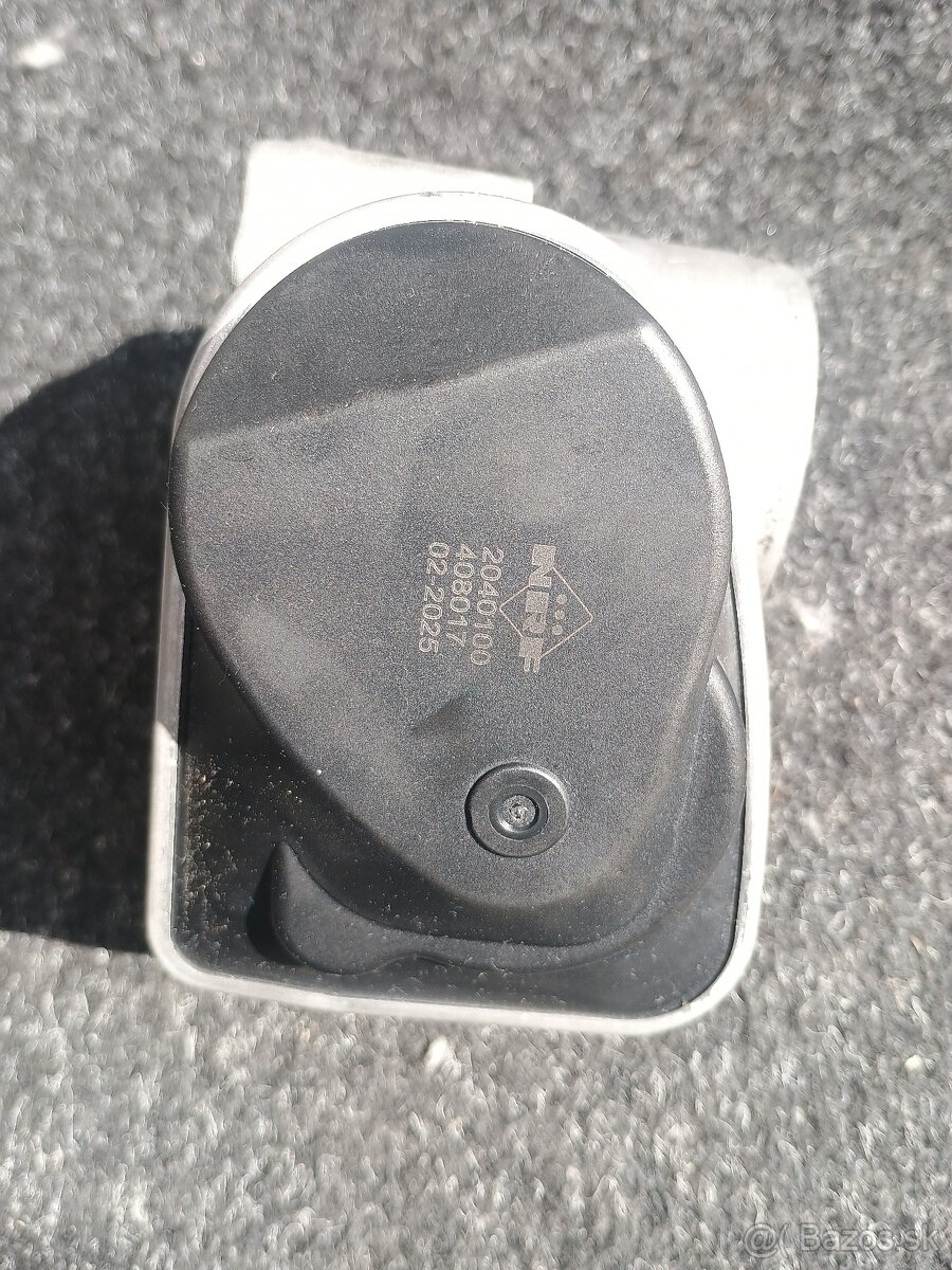 škrtiaca klapka 1,4 16v nova - 3