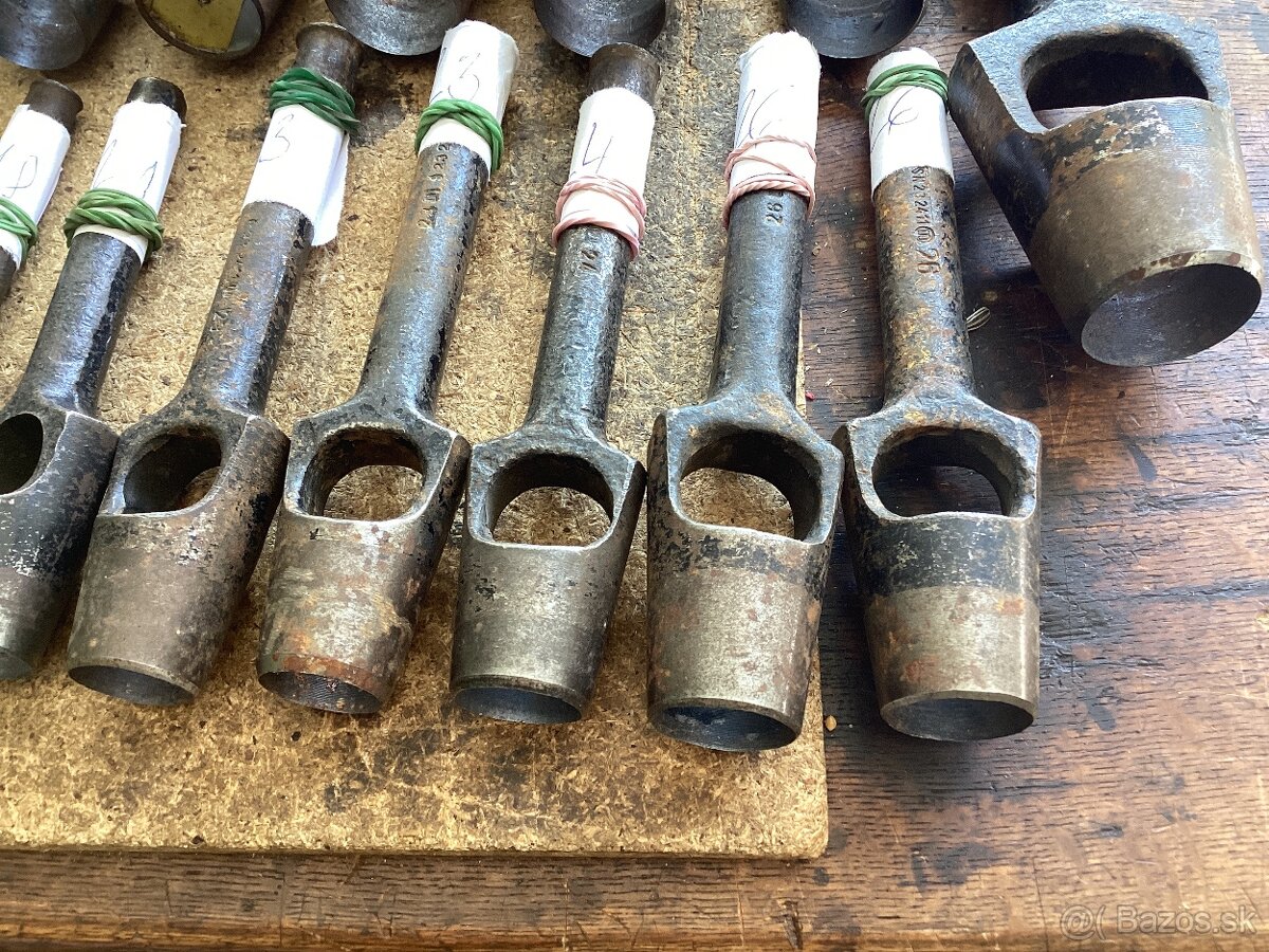 Vysekavace-umel hmota ,koza .. - 3