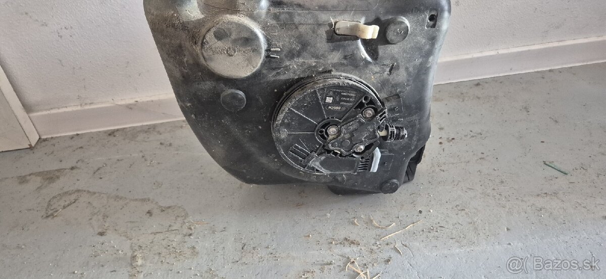 NÁDRŽ ADBLUE ŠKODA SUPERB 3 - 3