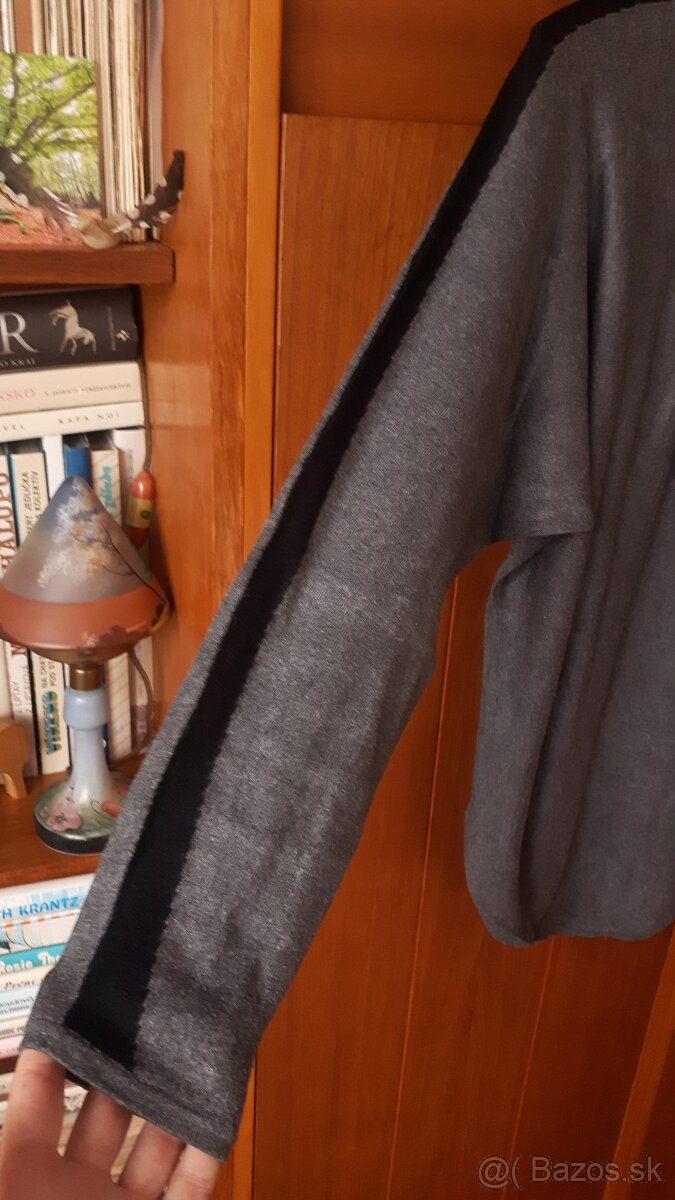 Širší pulóver s 3/4 rukávmi - 3