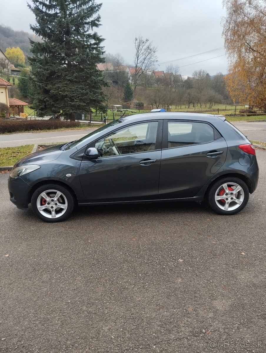 Mazda 2 - 3