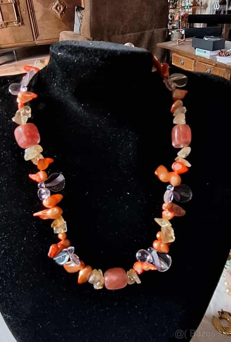 VEĽMI PEKNÝ NÁHRDELNÍK - 3
