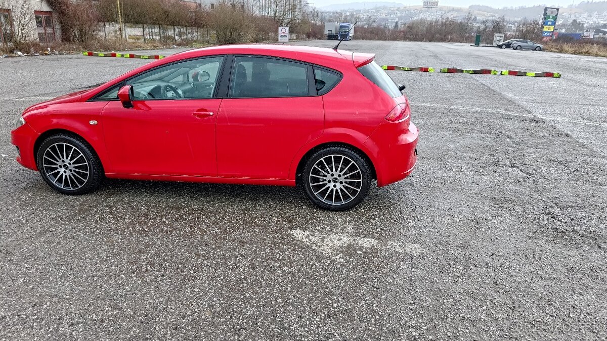 Seat Leon 1,6 benzín + plyn, r.v. 2010, 75kw, nájazd 195 000 - 3