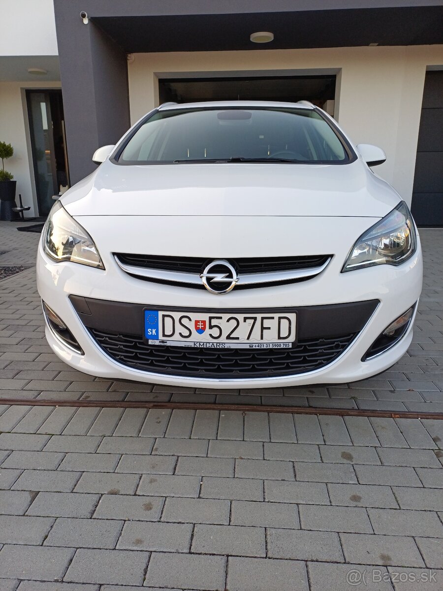 Opel Astra Sports Tourer Cosmo diesel - 3