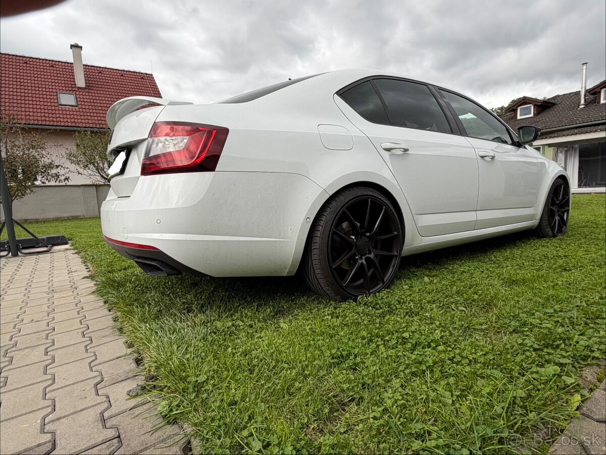 Octavia RS sedan tdi 4X4 - 3