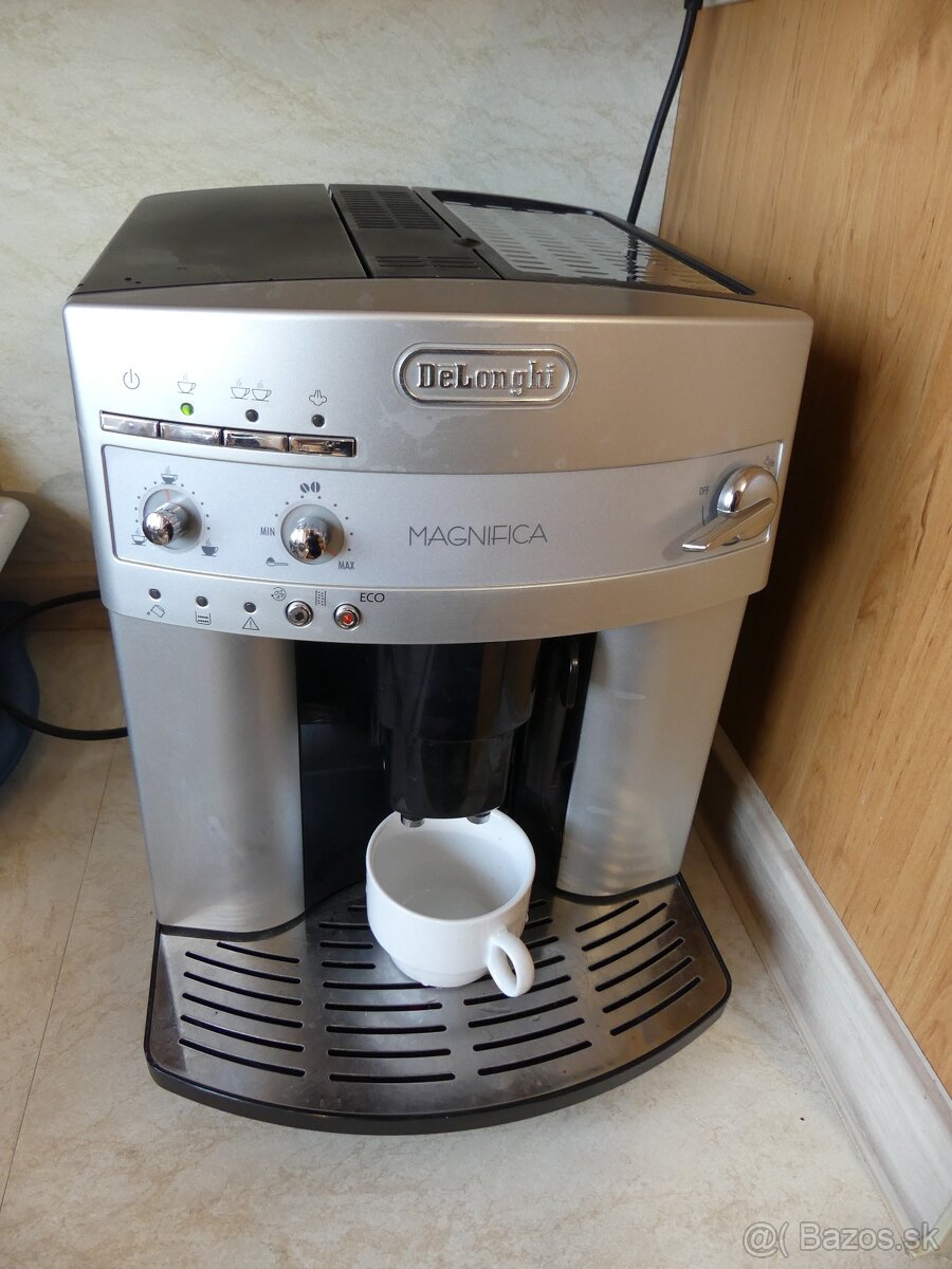 Delonghi Magnifica vo vybornom stave, plne funcny - 3
