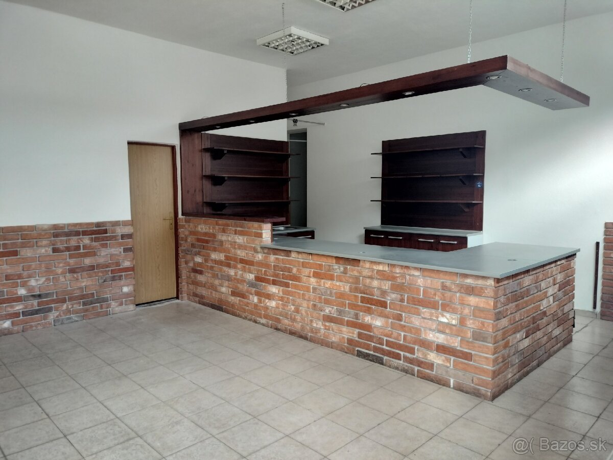 Na prenájom Obchodný priestor v Holíči. - 3