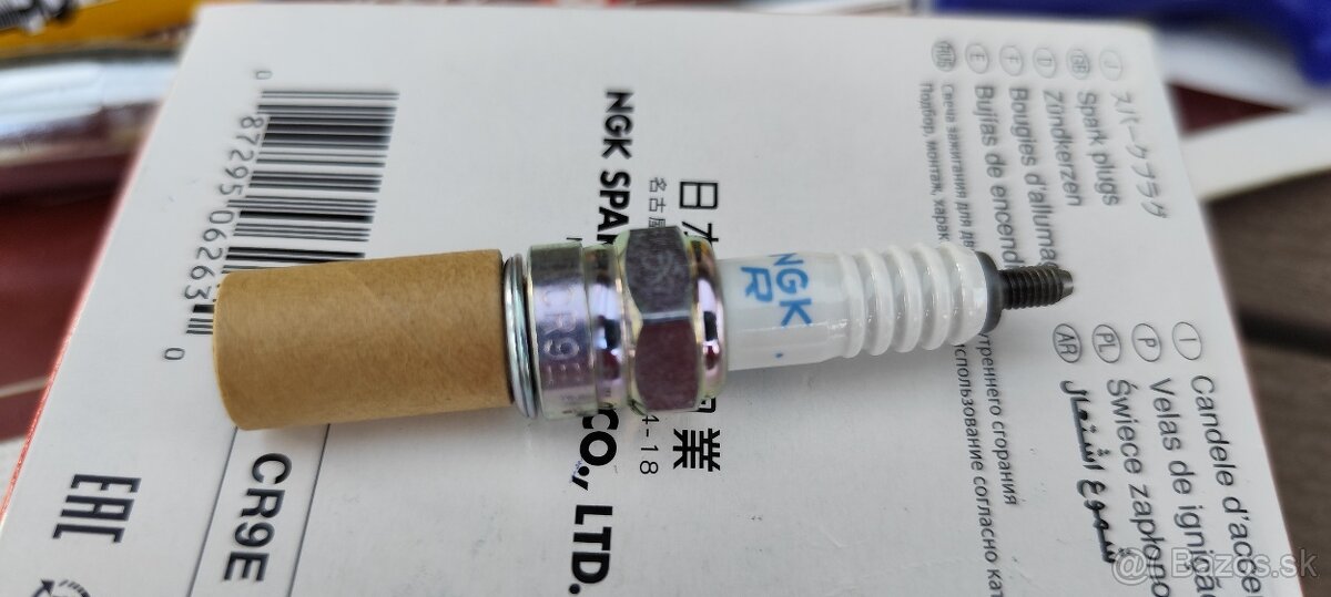 Sviečka NGK CR9E - 3