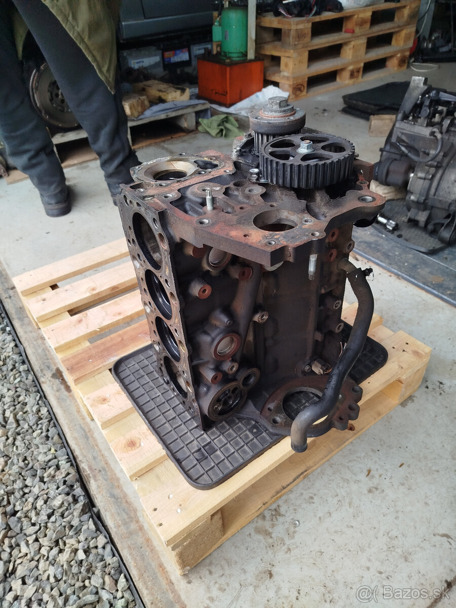 Predám holomotor, spodok motora 1.7 CDTi - 3