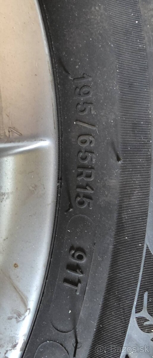 Predám pneu+dsc 195/65 R15 dez 6mm - 3