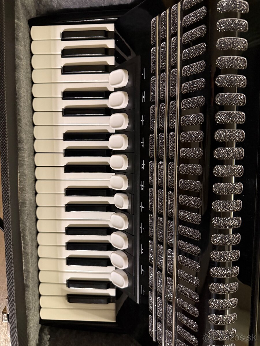 Akordeón Walther Corsar 4 hlas - 3