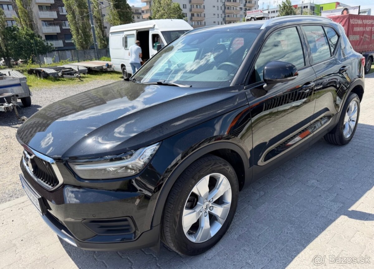 Volvo XC40 B4 Momentum Pro AWD A/T🔥 - 3