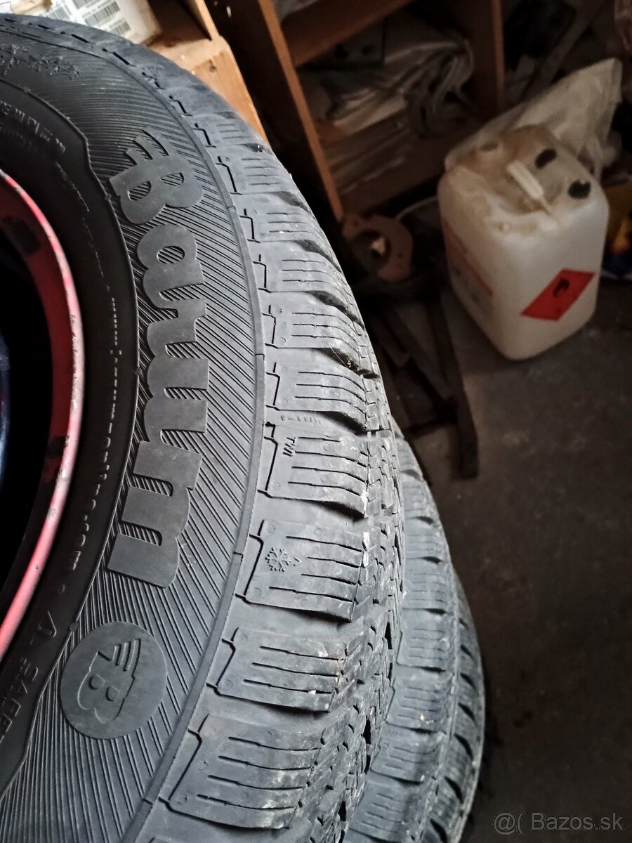 Predám jazdené zimné pneumatiky na kovových diskoch s puklic - 3