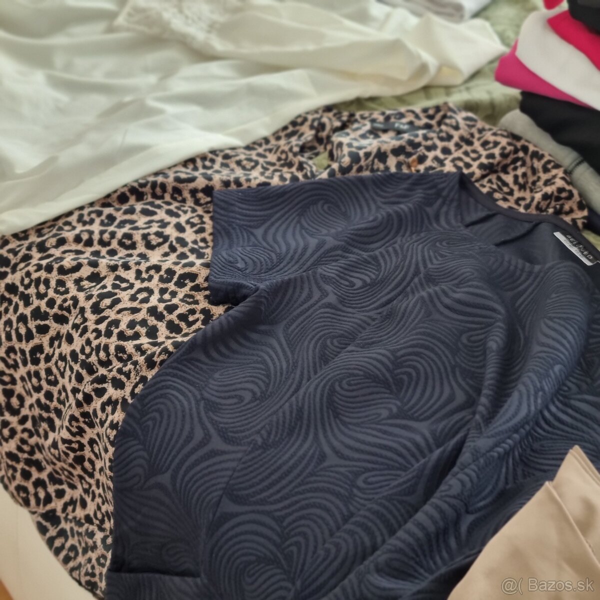 POZOR ZĽAVA Veľký balík dámskeho oblečenia č.M - 3