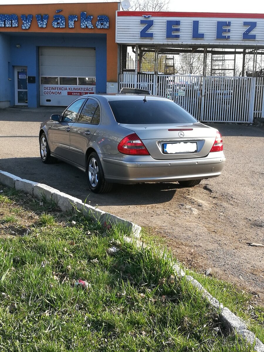 Mercedes Benz E320 V6 4-matic. - 3