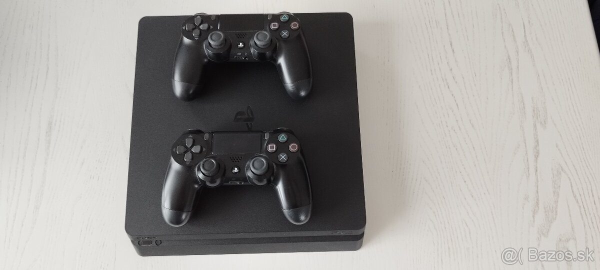 PlayStation 4 Slim 500GB + 2x Dualshock bez driftu + káble - 3