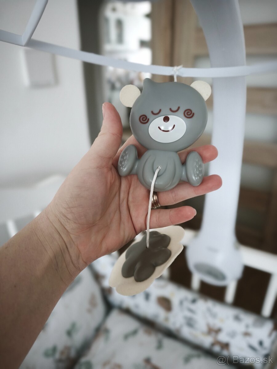 Kolotoč nad postieľku - 3