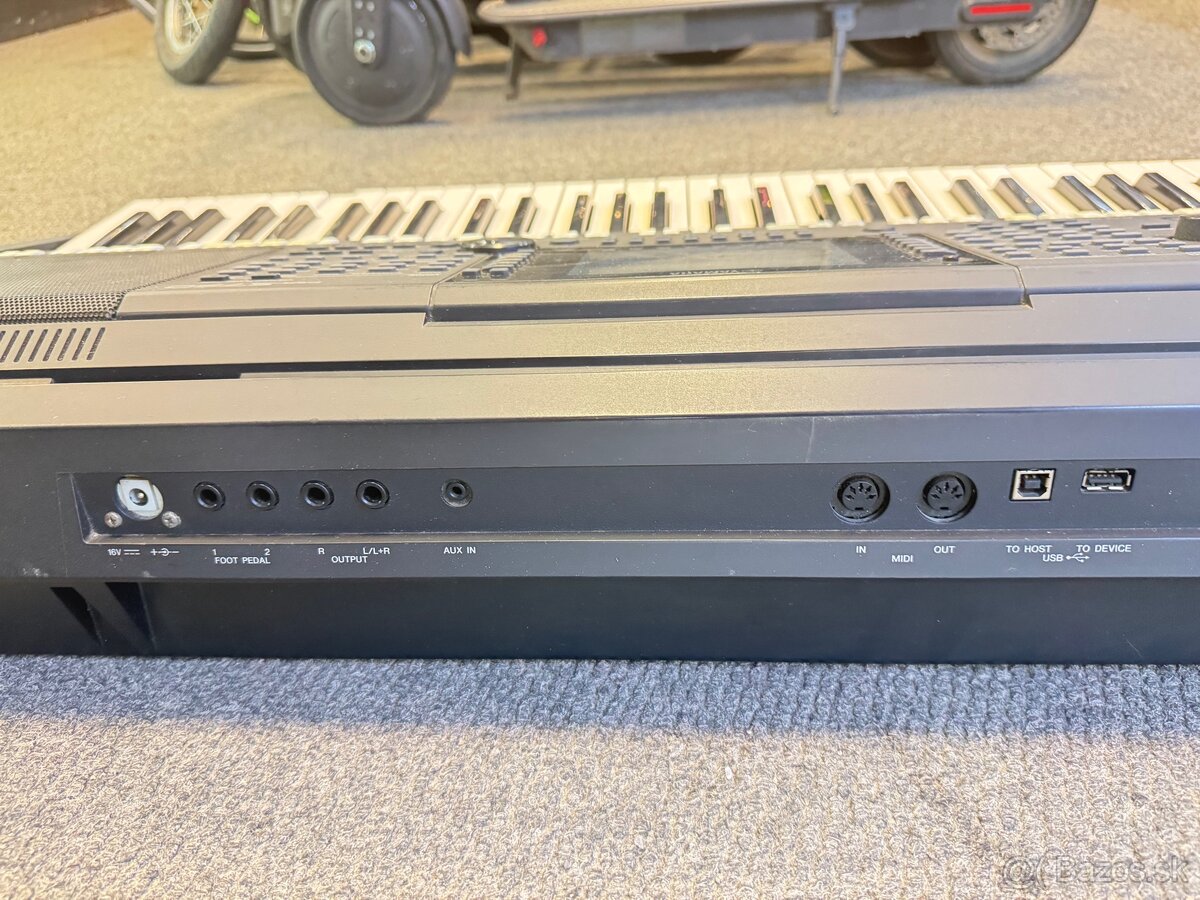 Klavesy Yamaha PSR-S750 - 3