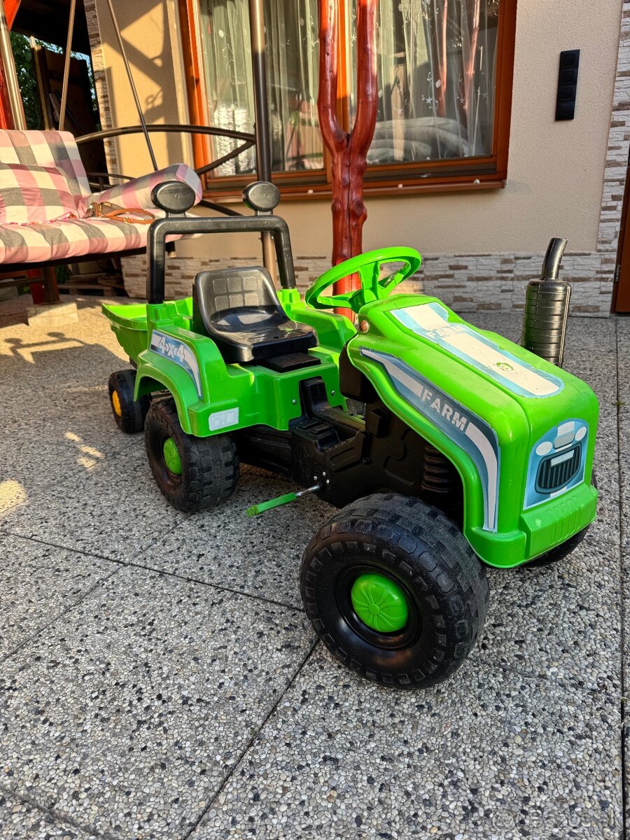 Detský šlapací traktor - 3