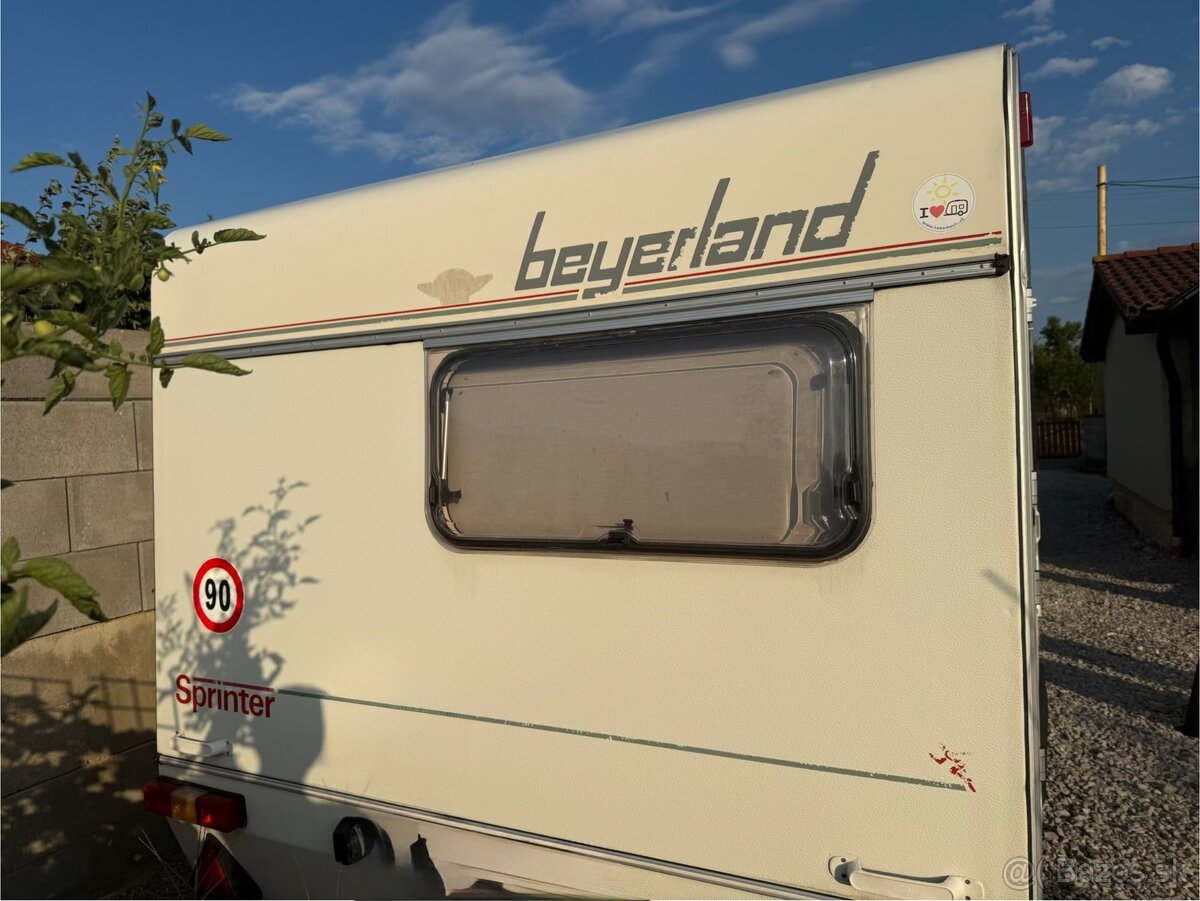Karavan Beyerland 2038 + predstan + solárny panel - 3