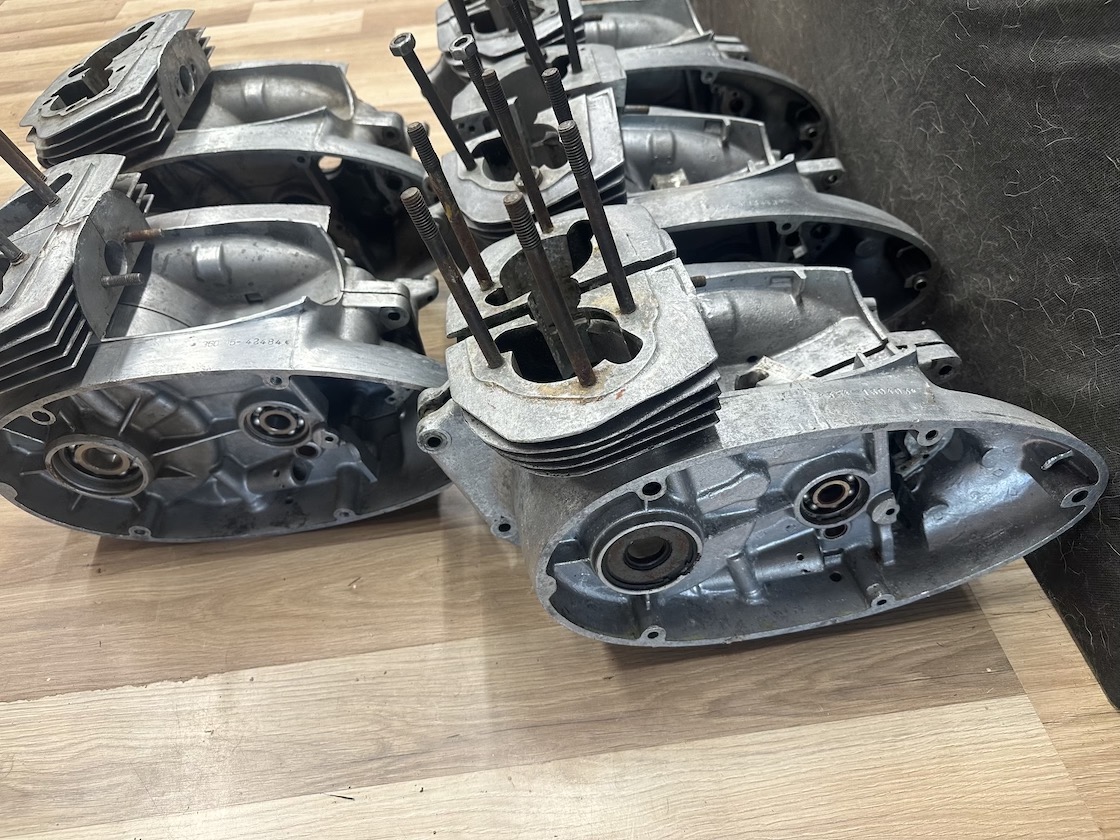 ZACHOVALE párové bloky motora, kártre JAWA 350/360 354 - 3
