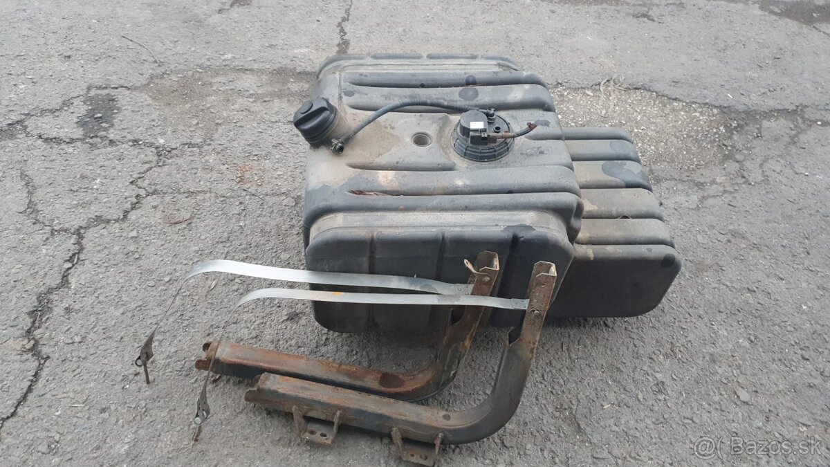 Nádrž 200l Iveco - 3