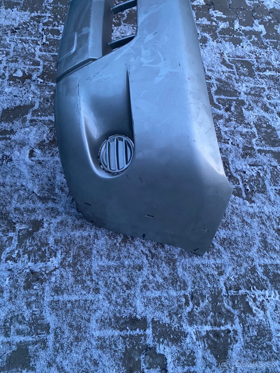 Predný nárazník Toyota Hilux - 3