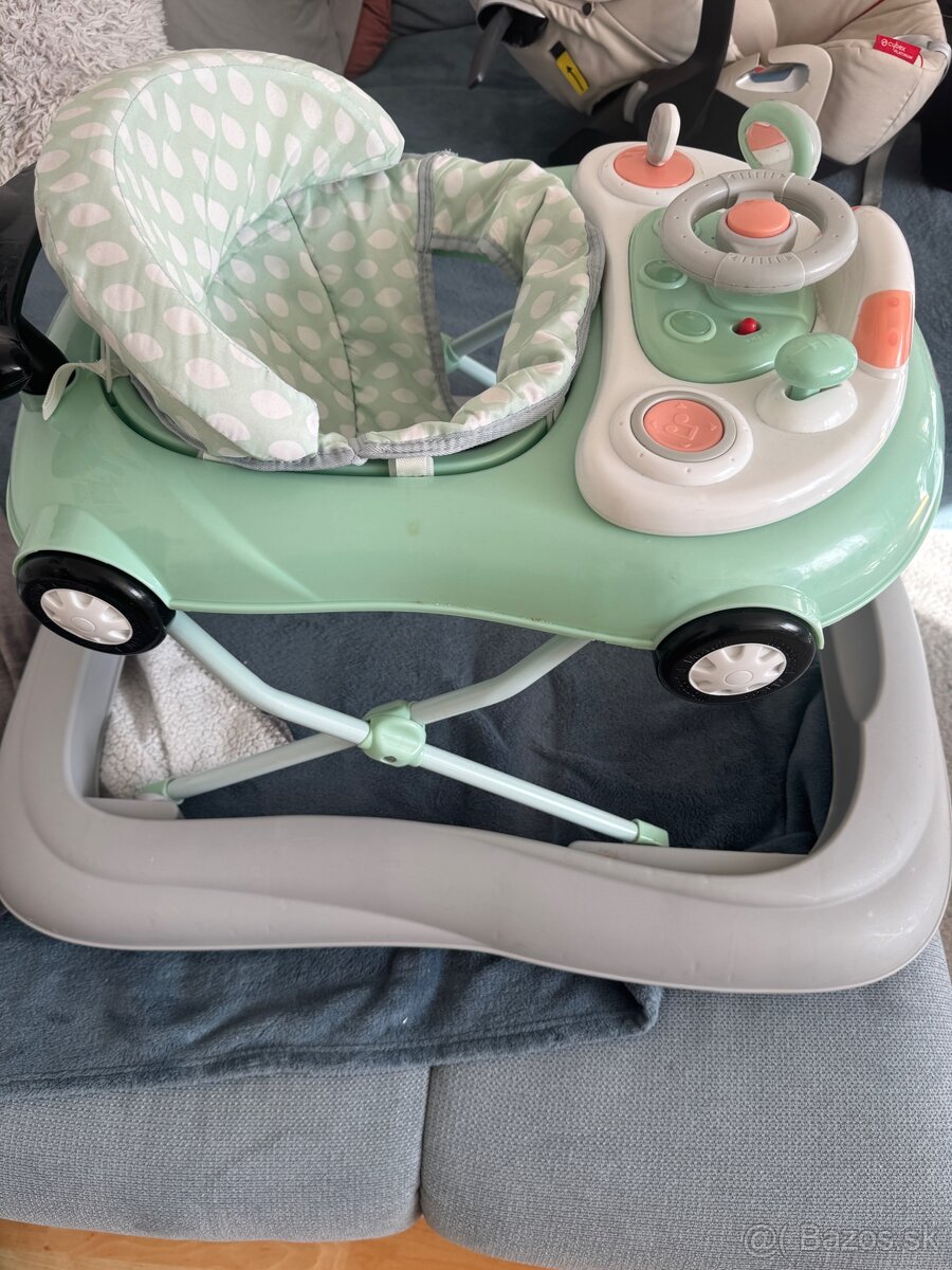 Detské chodítko Petite&Mars s hracím pultom - 3