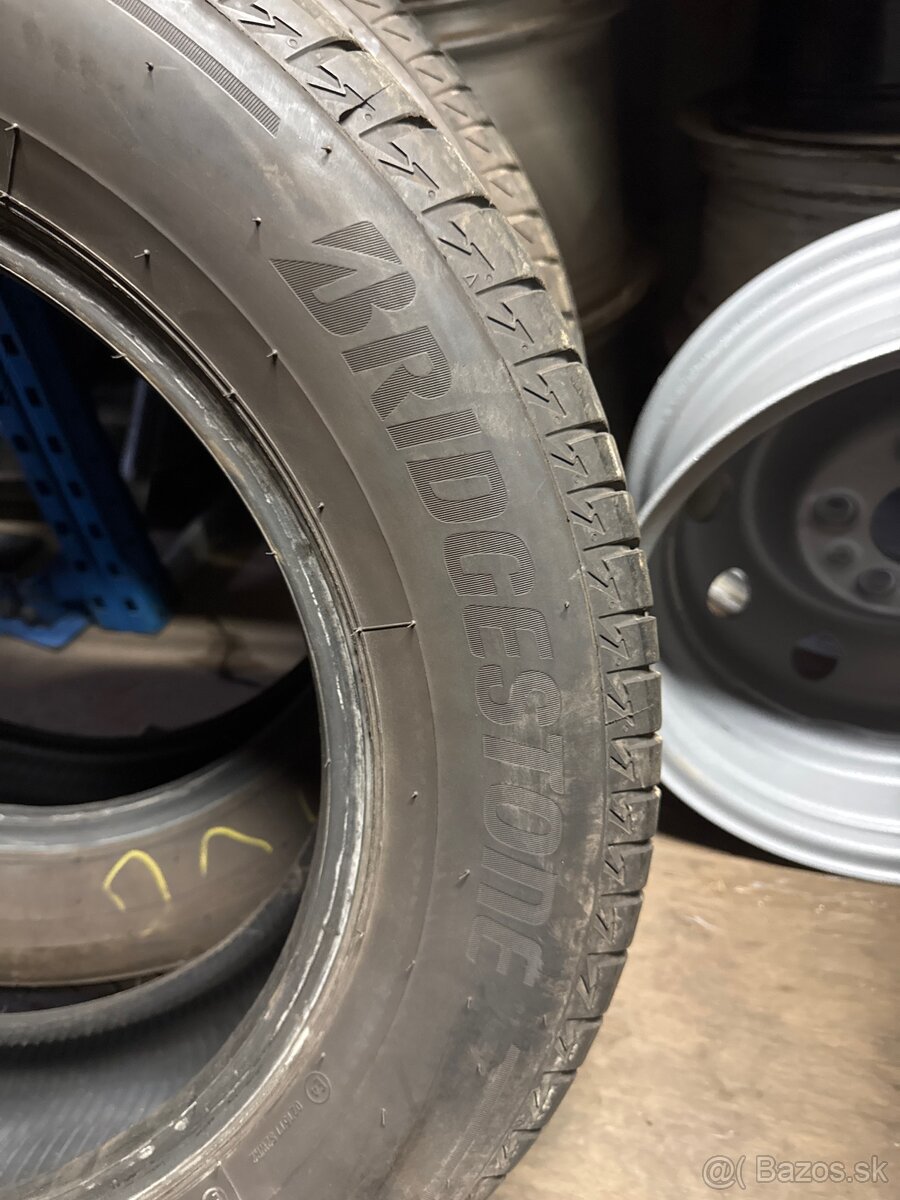 215/65R17 99V Bridgestone - 3