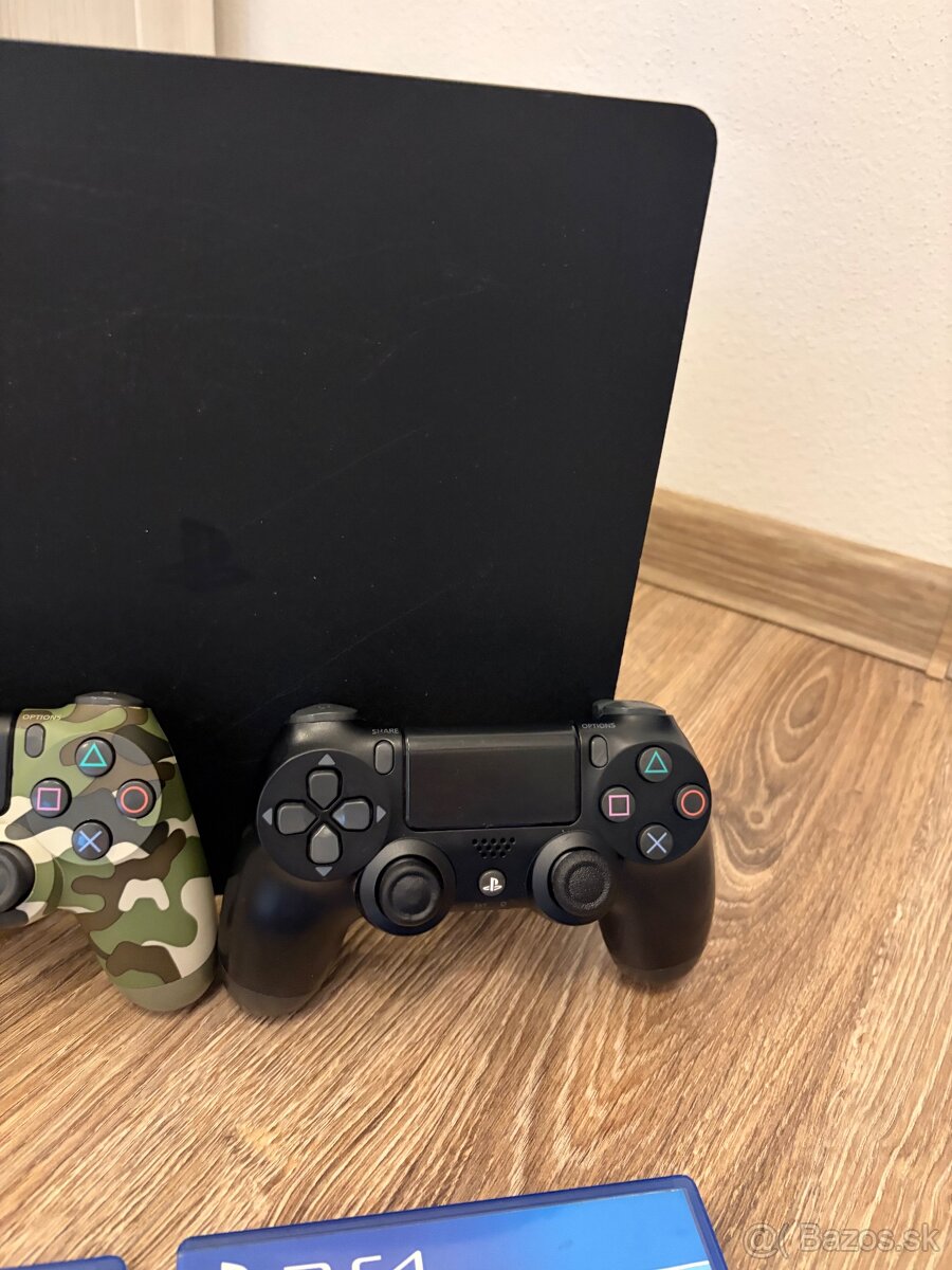 Playstation 4 slim - 3