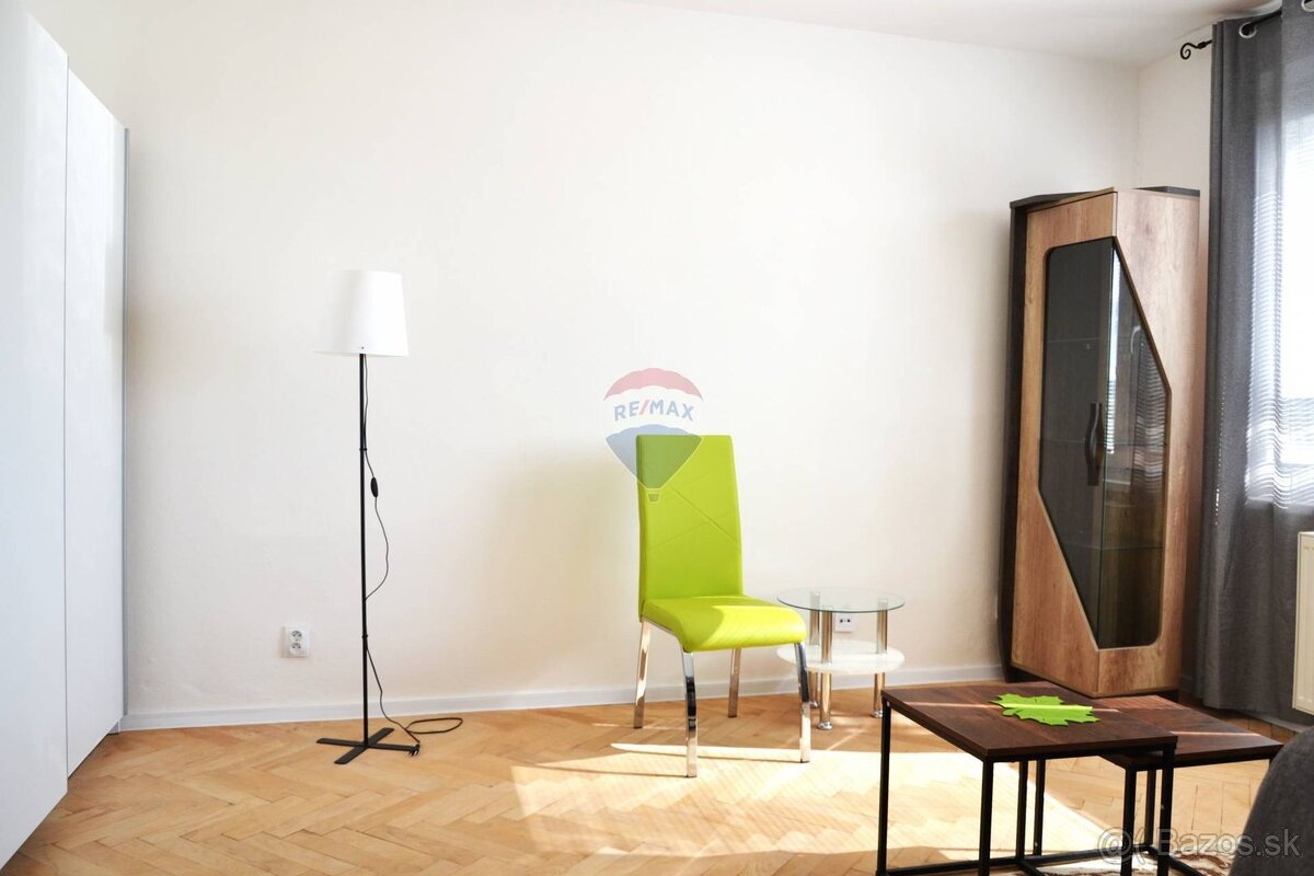 Na predaj 1- izb. byt v meste Poltár - 3