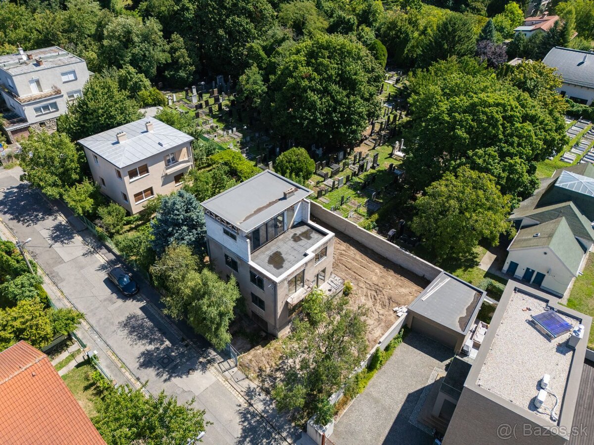 Vila v srdci Bratislavy. Pokoj Bôrika, krok od Dunaja. - 3