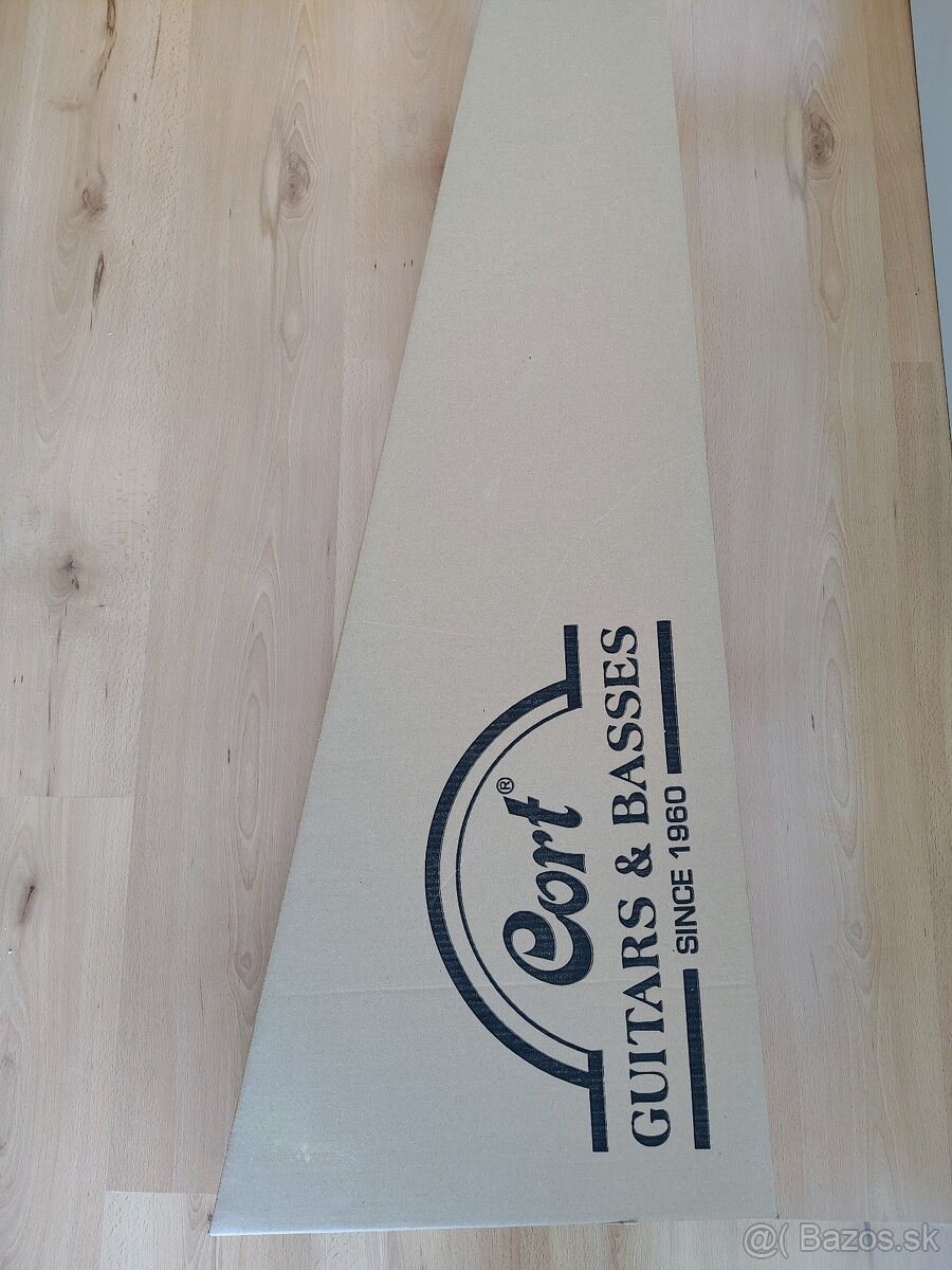 Basgitara Cort - 3