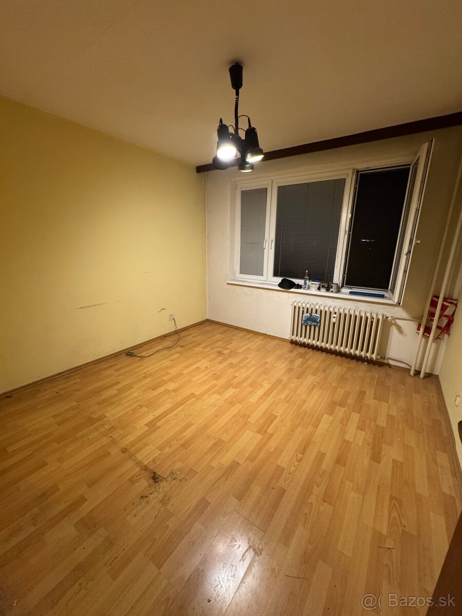 PROFESIONÁLNE SŤAHOVANIE VYPRATÁVANIE PREPRAVA MONTÁŽ KE/KS - 3