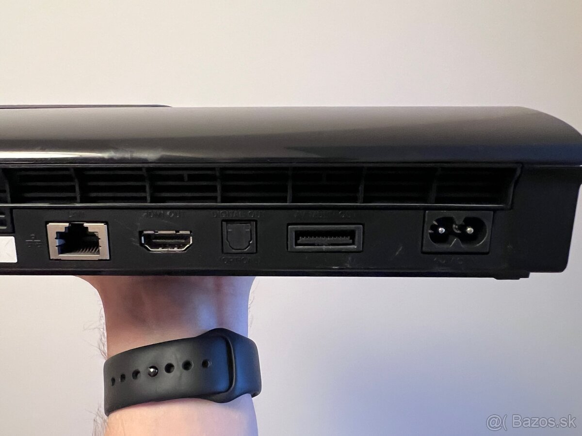 Predám Playstation 3 Super Slim 500 GB - 3