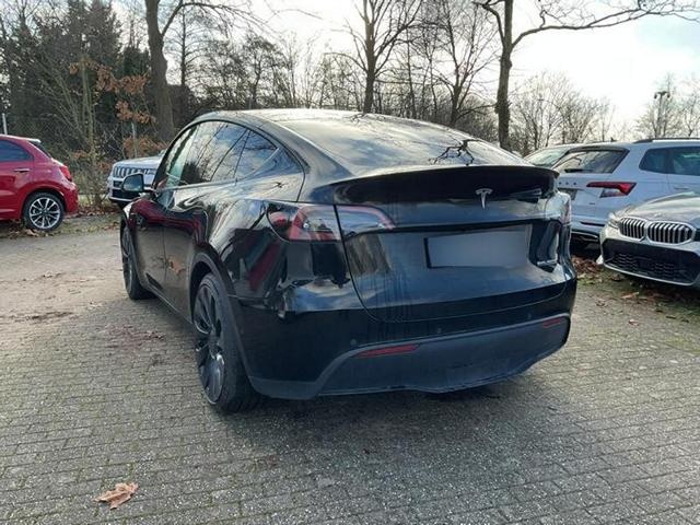 Tesla Model Y PERFORMANCE 534 hp - 3