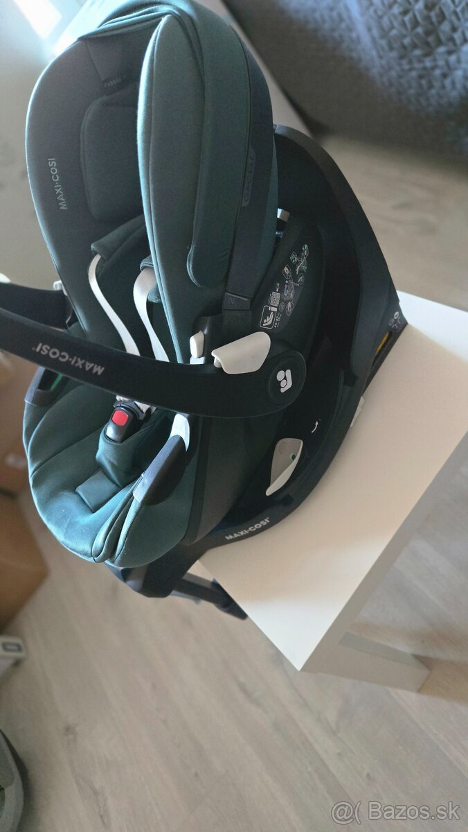 Maxi Cosi Pebble 360 + FamilyFix 360 pro - 3