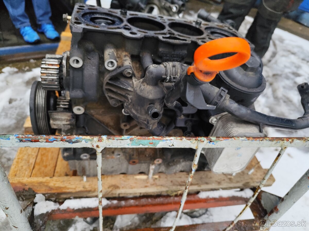 Blok motora 1,6 TDI 77 kW CAYC - 3